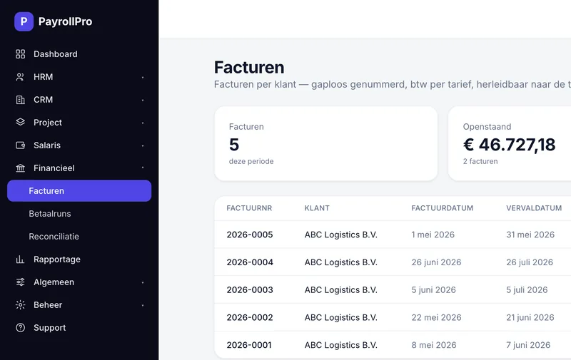 Factuuroverzicht van PayrollPro met vijf demofacturen aan één klant, het aantal en het openstaande bedrag bovenaan.